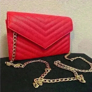 Francesca’s NWT Red Quilted Chevron Gold Chain Link Handbag